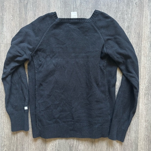 The North Face Men's Black Crewneck Sweater - Picture 5 of 6